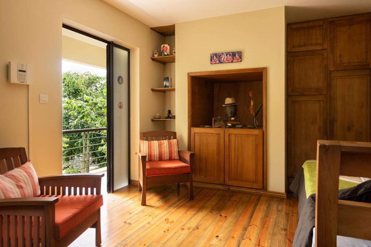 Happy Days Guest House Le Morne Exterior photo