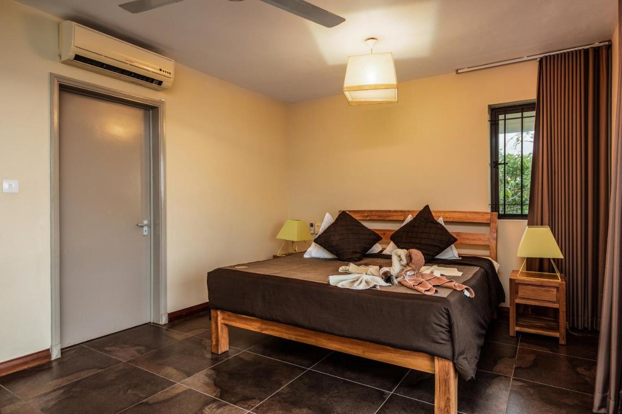 Happy Days Guest House Le Morne Exterior photo