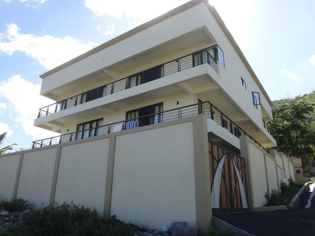 Happy Days Guest House Le Morne Exterior photo